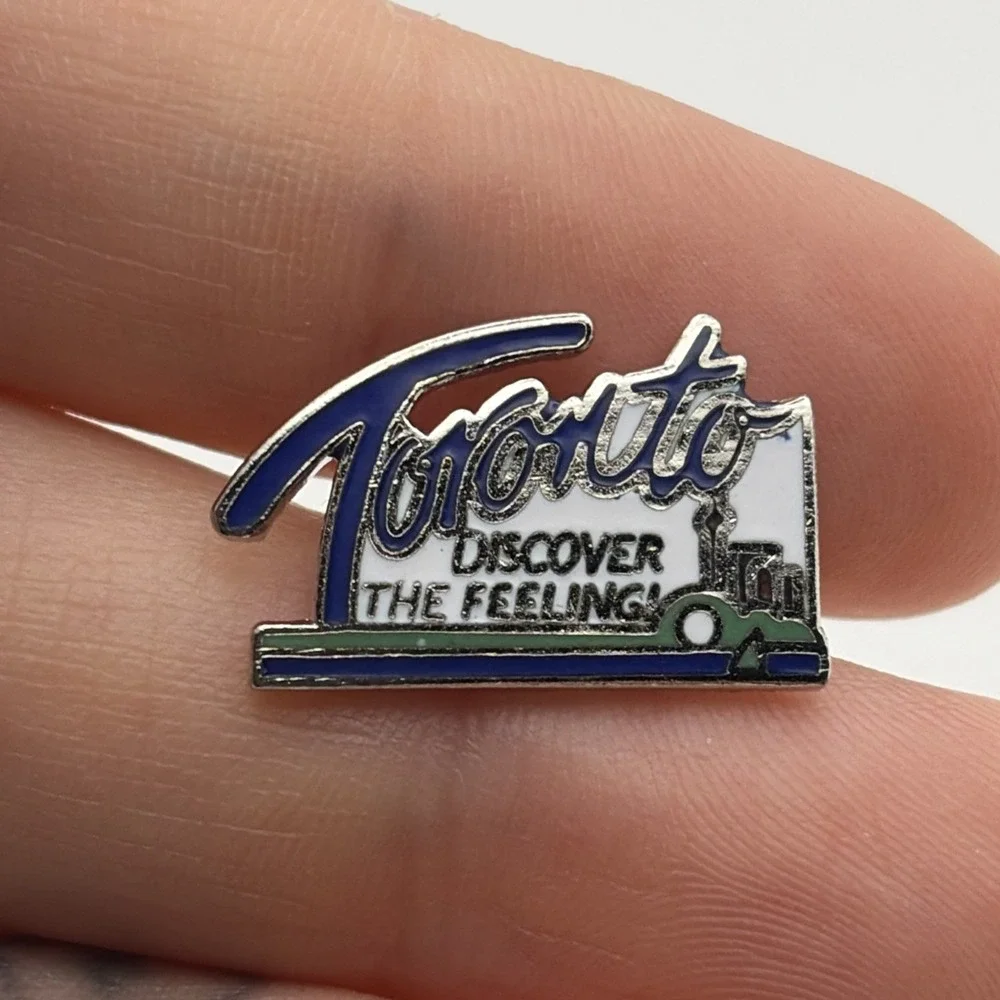 Toronto Canada‎ Discover The Feeling! Travel Souvenir Lapel Hat Pin